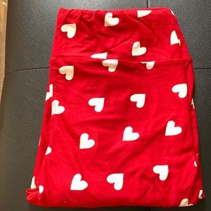 Tall and curvy heart Valentine’s LuLaRoe Leggings